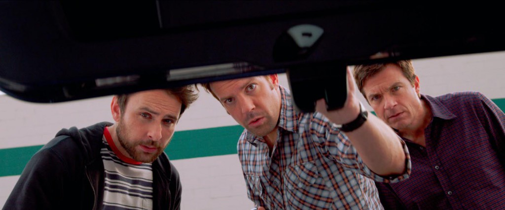 Horrible Bosses 2 - Szenen - 02 Dale Arbus (Charlie Day), Kurt Buckman (Jason Sudeikis), Nick Hendricks (Jason Bateman)